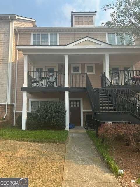 2 bedroom, 4.5 bathroom, 1,152 sq ft condominium for sale at 490 Barnett Shoals Road 242, Athens, GA 30605 — photo 1 of 11
