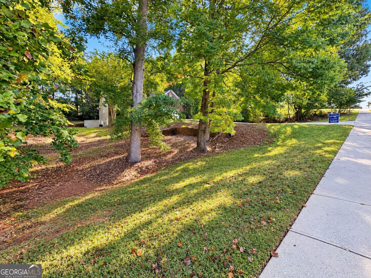 4 bedroom, 2.5 bathroom, 2,096 sq ft single family residence for sale at 1271 Harvest Lane, Hoschton, GA 30548 — photo 2