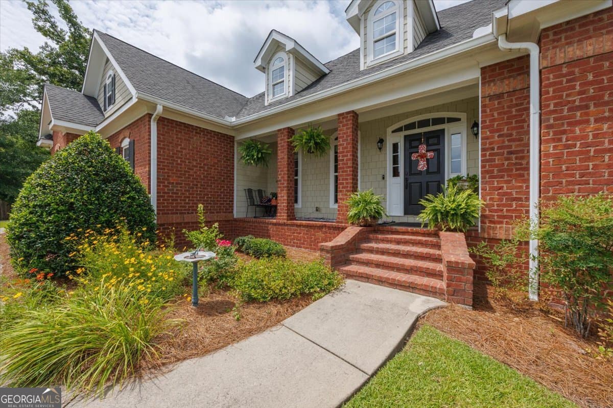3 bedroom, 2.5 bathroom, 2,264 sq ft single family residence for sale at 210 Oberon Place, Macon, GA 31210