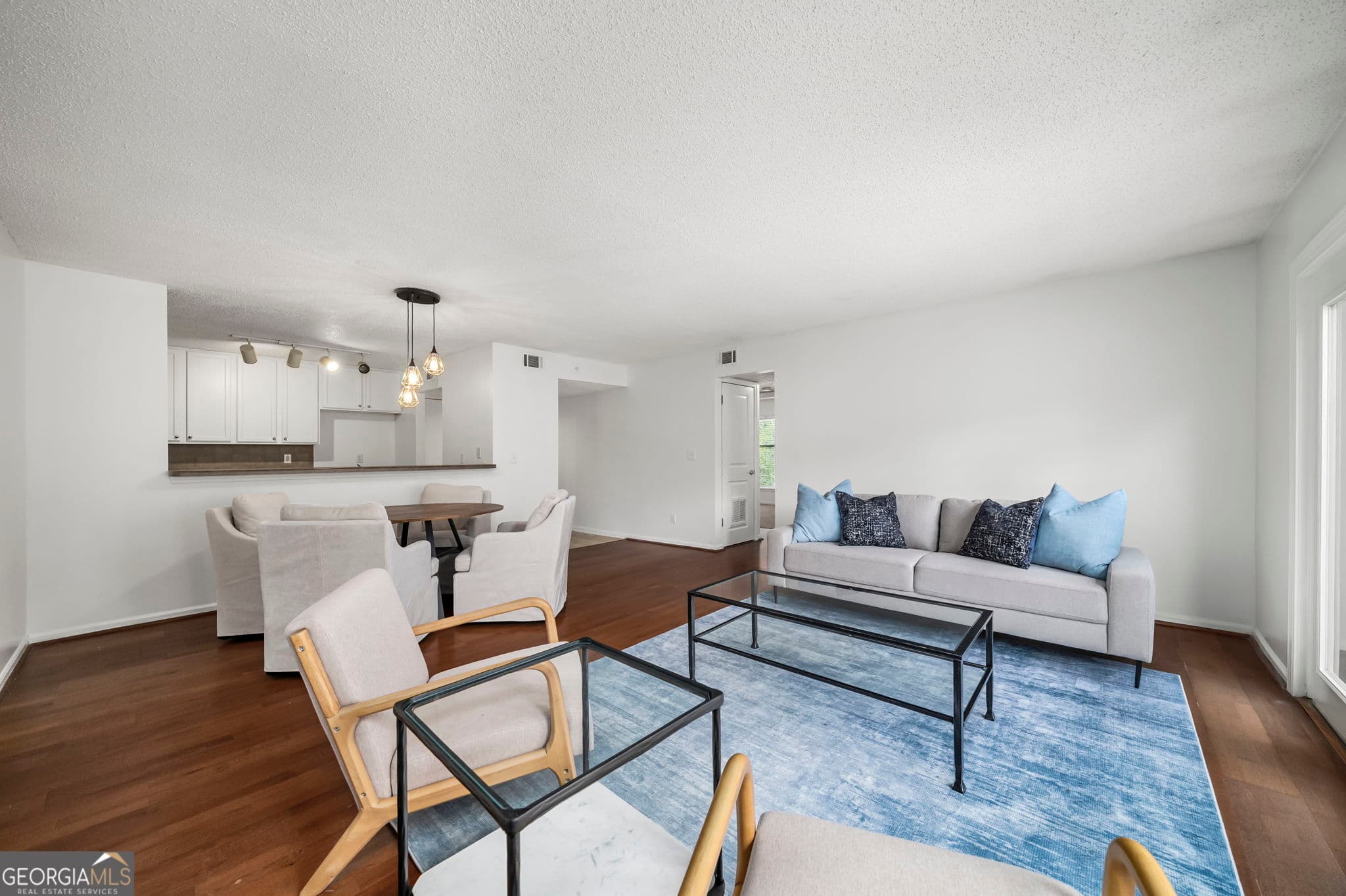2 bedroom, 1 bathroom, 1,008 sq ft condominium for sale at 3650 Ashford Dunwoody Road 927, Atlanta, GA 30319 — photo 7