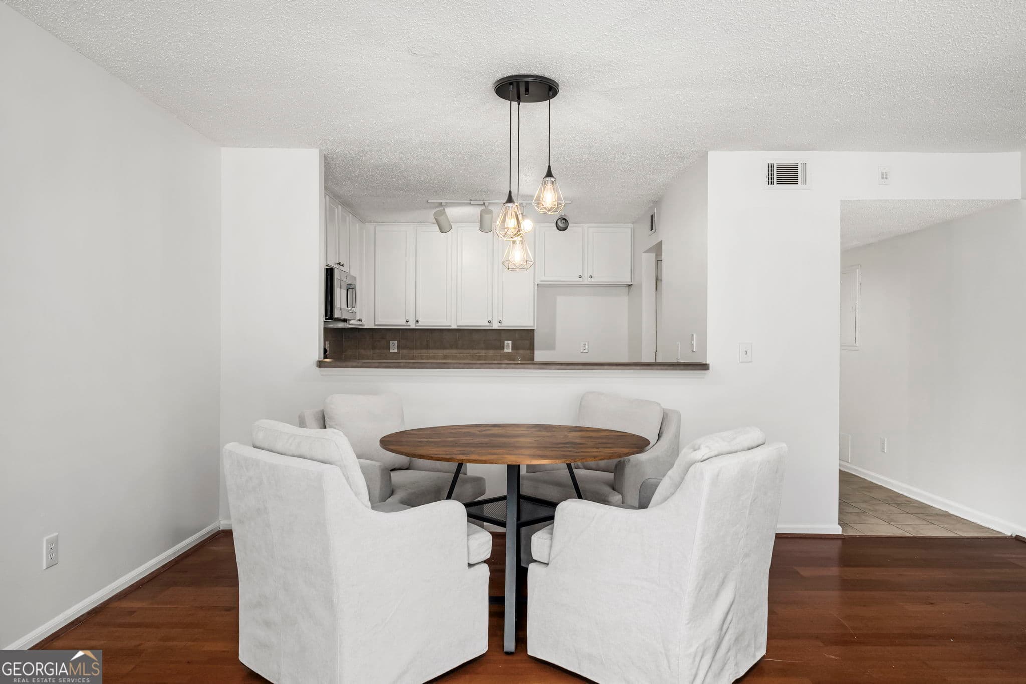 2 bedroom, 1 bathroom, 1,008 sq ft condominium for sale at 3650 Ashford Dunwoody Road 927, Atlanta, GA 30319 — photo 9