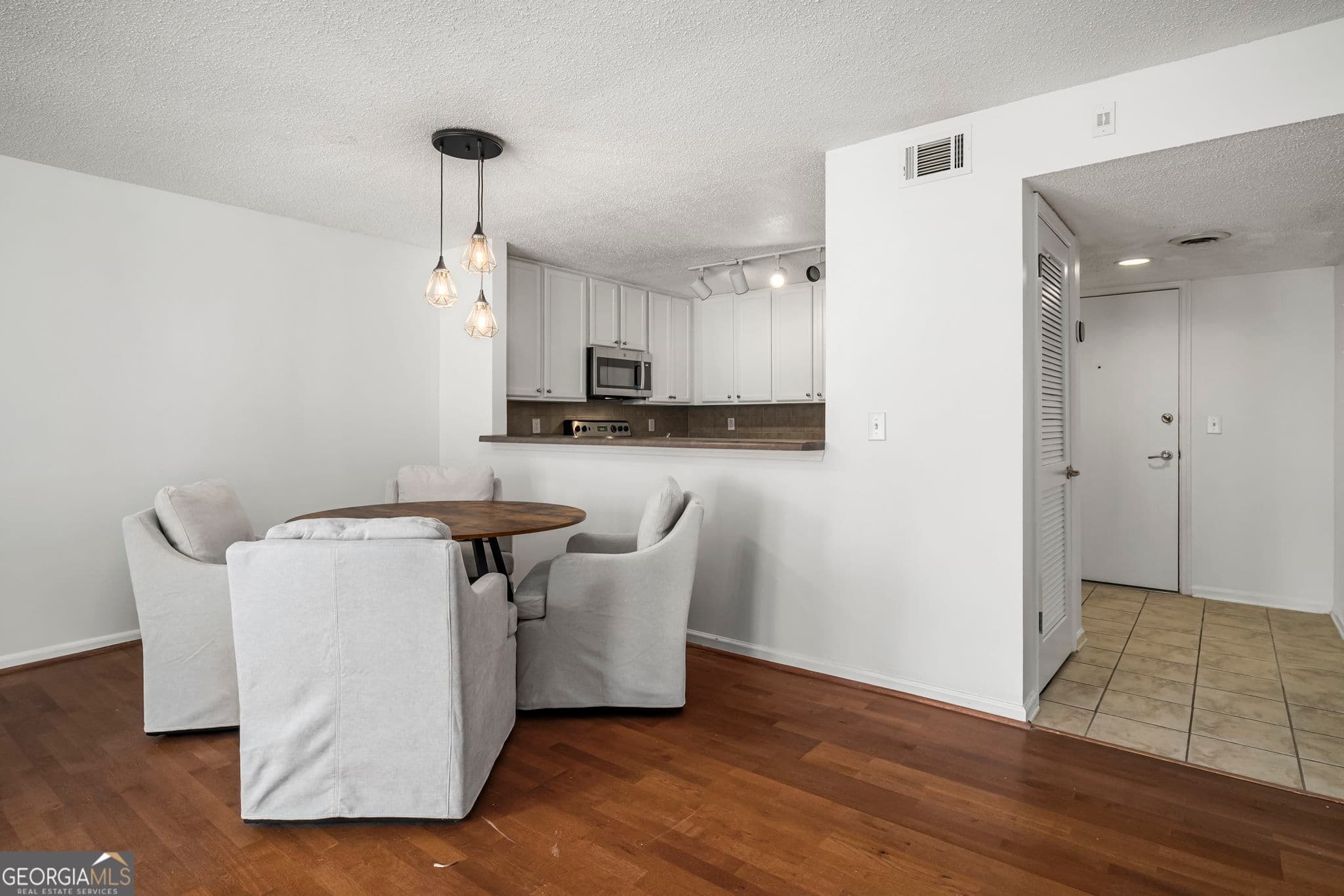 2 bedroom, 1 bathroom, 1,008 sq ft condominium for sale at 3650 Ashford Dunwoody Road 927, Atlanta, GA 30319 — photo 10