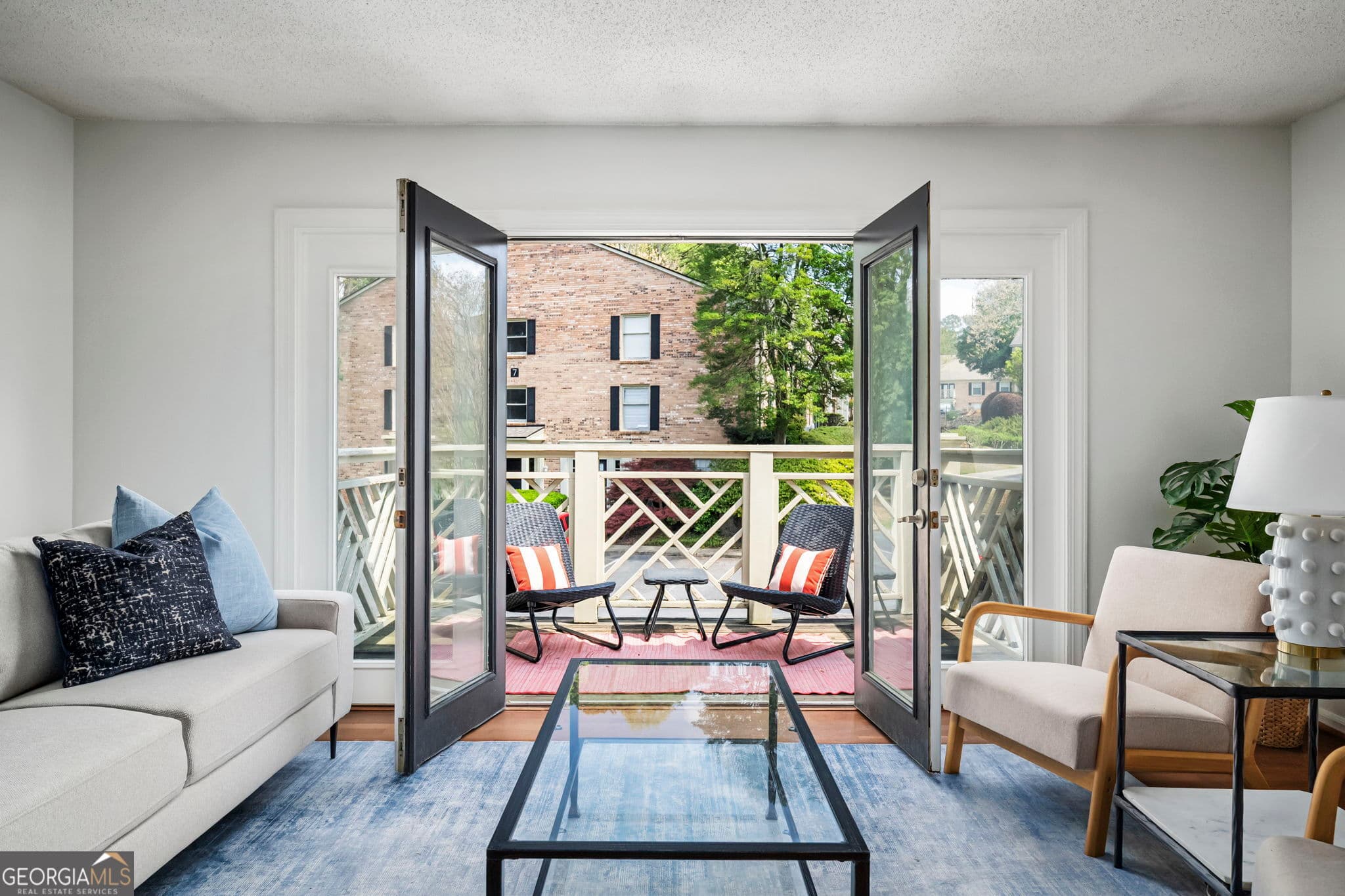 2 bedroom, 1 bathroom, 1,008 sq ft condominium for sale at 3650 Ashford Dunwoody Road 927, Atlanta, GA 30319 — photo 4