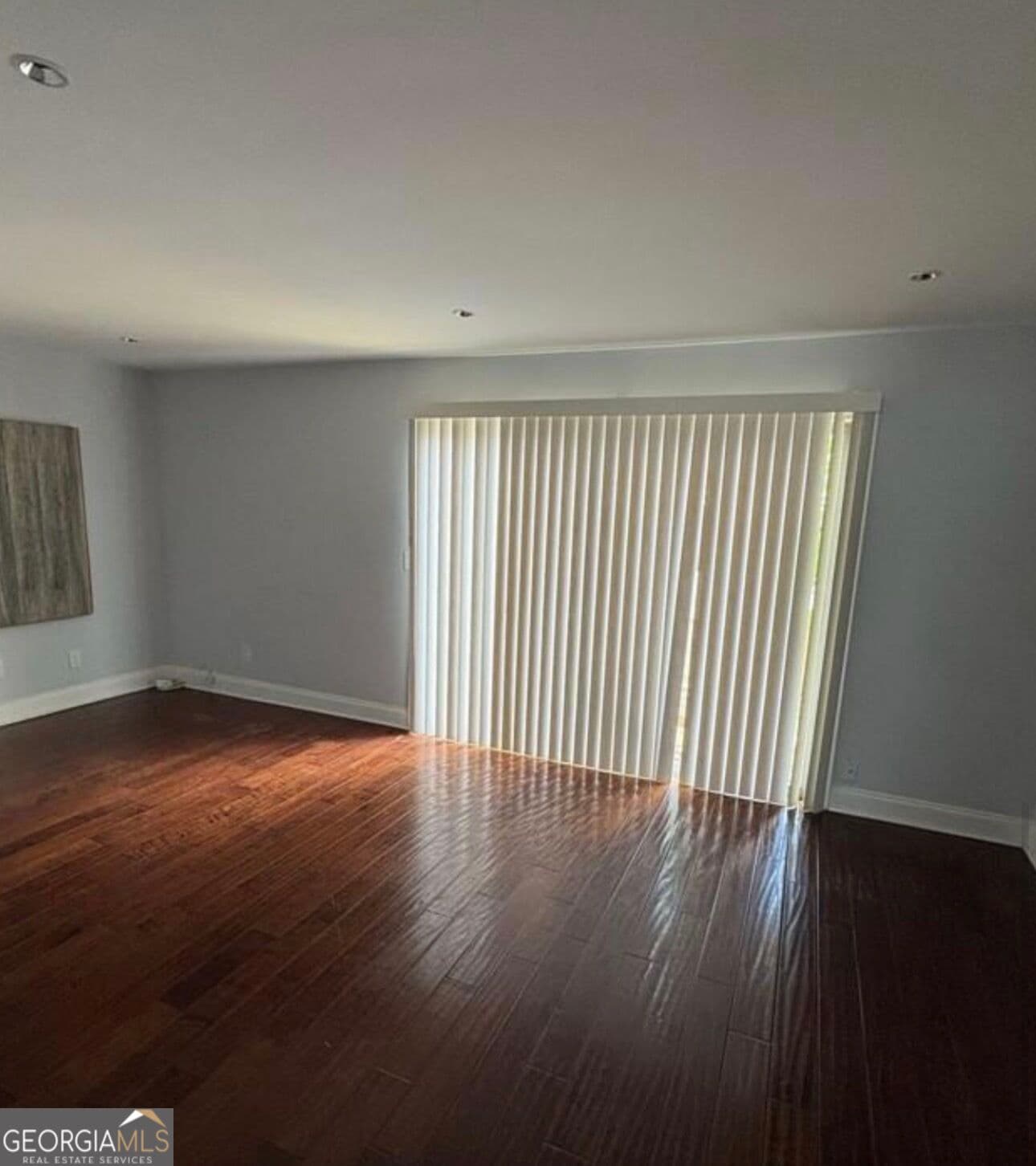 3 bedroom, 1.5 bathroom, 1,290 sq ft condominium for sale at 1816 Ashborough Road APT E, Marietta, GA 30067 — photo 2