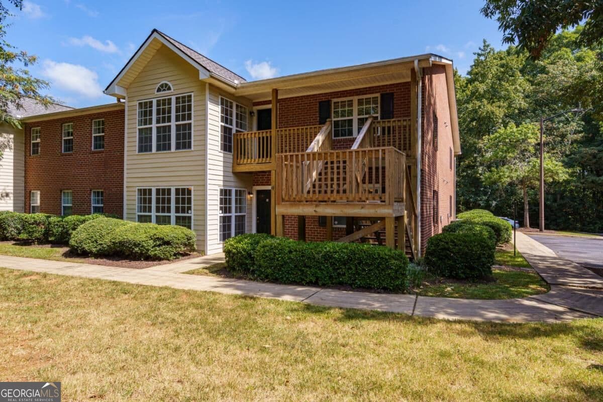 2 bedroom, 2 bathroom, 1,368 sq ft conversion for sale at 345 Research Drive 91, Athens, GA 30605 — photo 1 of 40