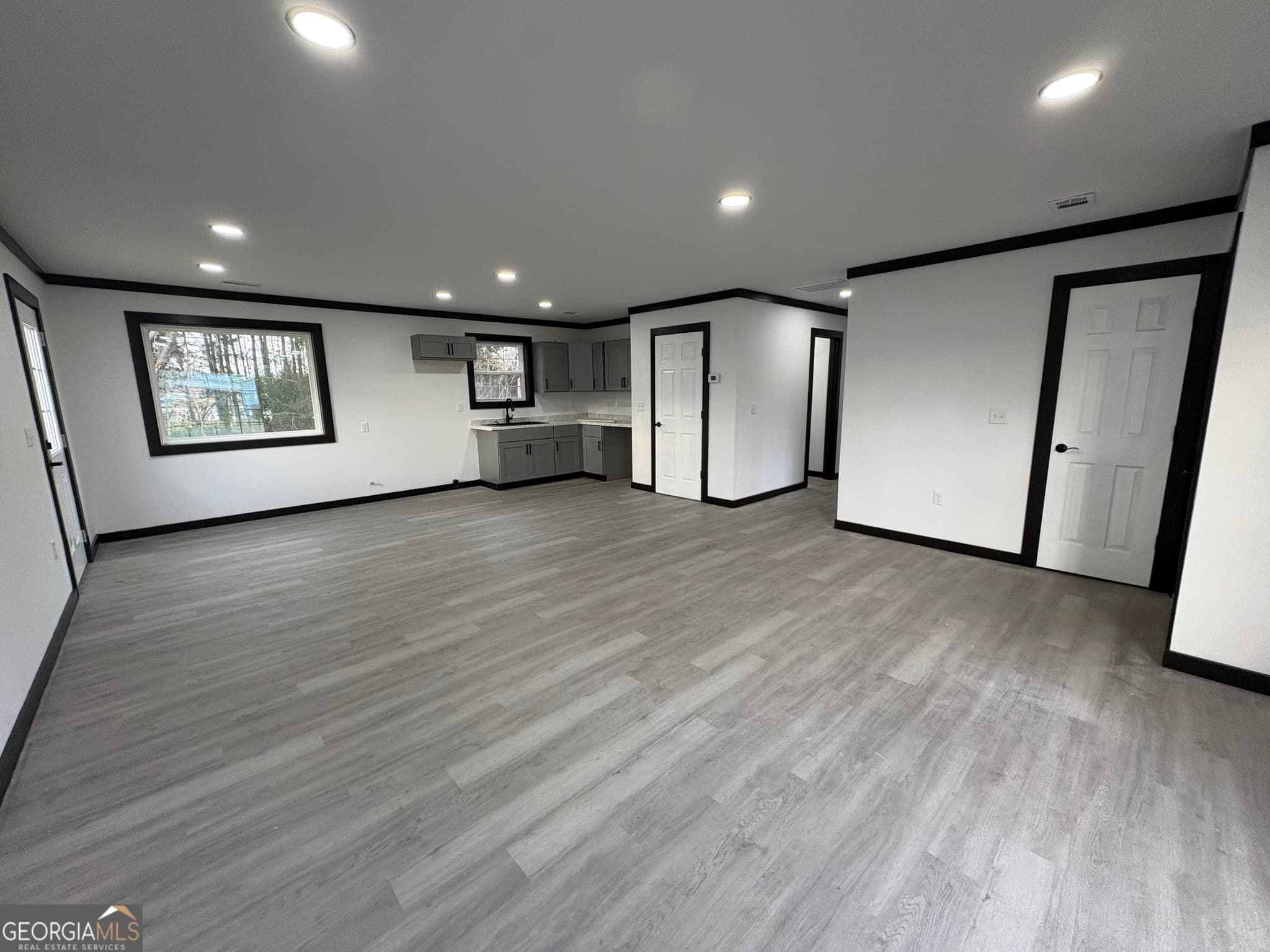 3 bedroom, 2 bathroom, 1,300 sq ft single family residence for sale at 118 Edmondson Circle, Cochran, GA 31014 — photo 5