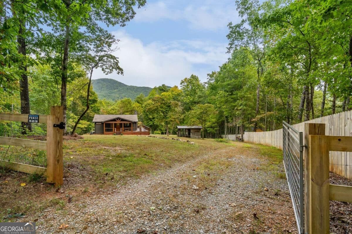 2 bedroom, 1,536 sq ft cabin,single family residence for sale at 887 Whitecliff Drive, Ellijay, GA 30540