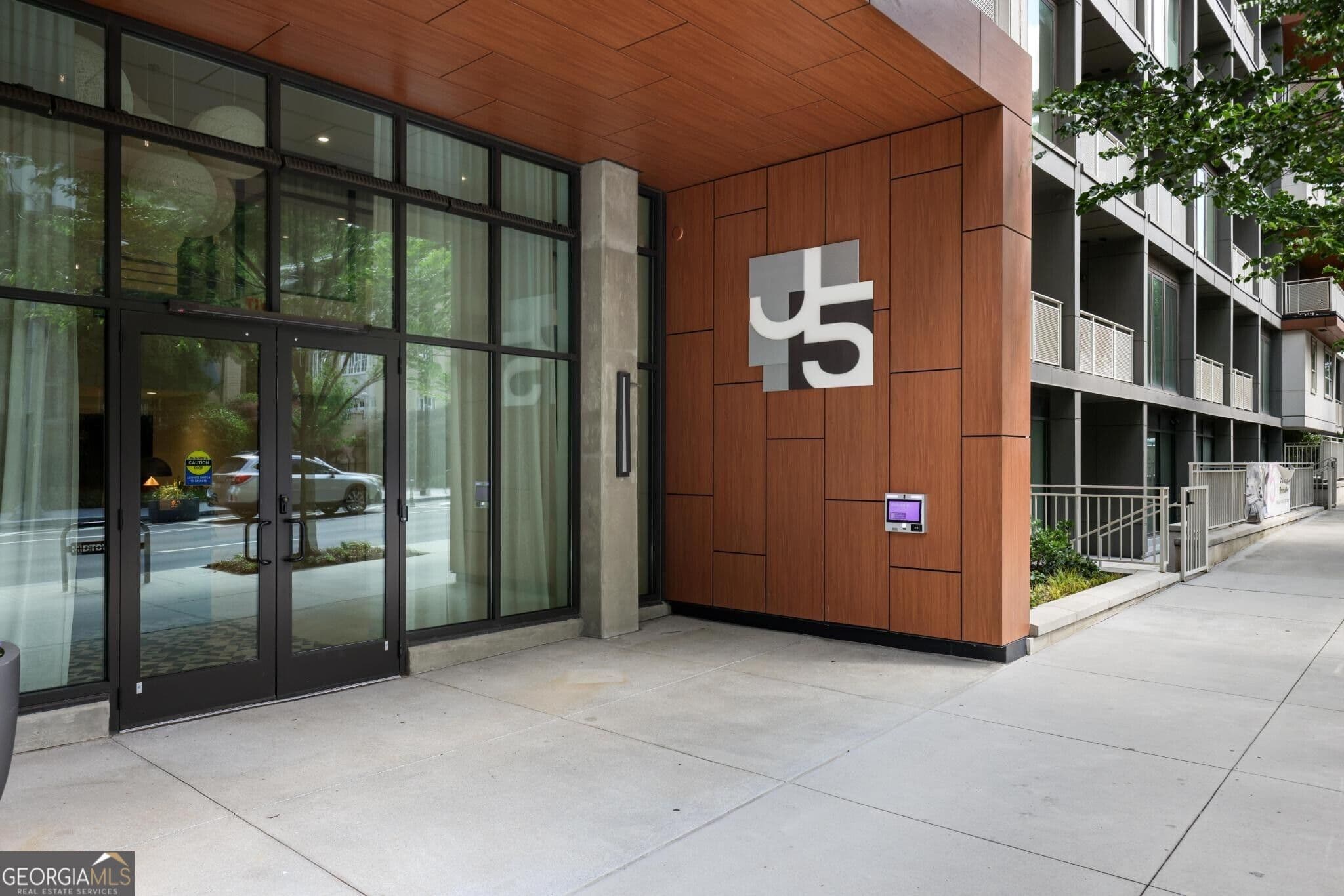 2 bedroom, 2 bathroom, 1,389 sq ft condominium for sale at 775 Juniper Street 602, Atlanta, GA 30308 — photo 1 of 40