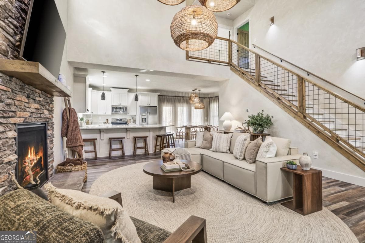 3 bedroom, 2 bathroom, 1,898 sq ft single family residence for sale at 324 Overlook Way, Ellijay, GA 30540 — photo 3