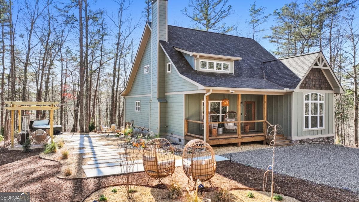 3 bedroom, 2 bathroom, 1,898 sq ft single family residence for sale at 324 Overlook Way, Ellijay, GA 30540