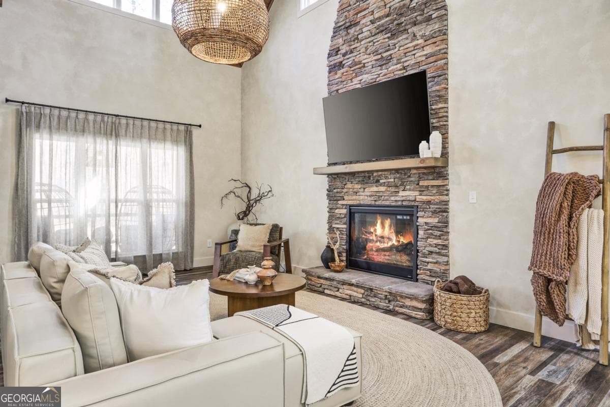3 bedroom, 2 bathroom, 1,898 sq ft single family residence for sale at 324 Overlook Way, Ellijay, GA 30540 — photo 5