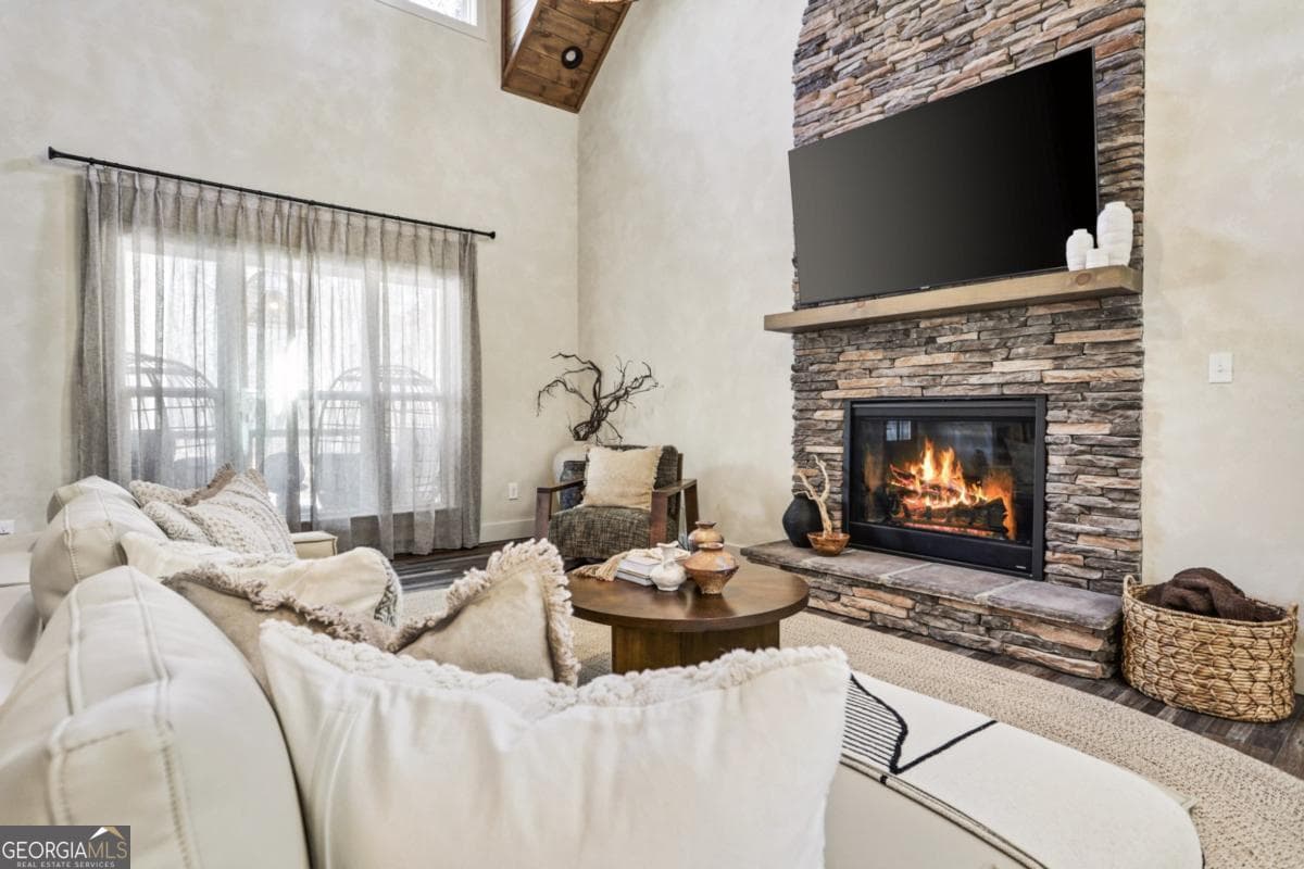 3 bedroom, 2 bathroom, 1,898 sq ft single family residence for sale at 324 Overlook Way, Ellijay, GA 30540 — photo 8