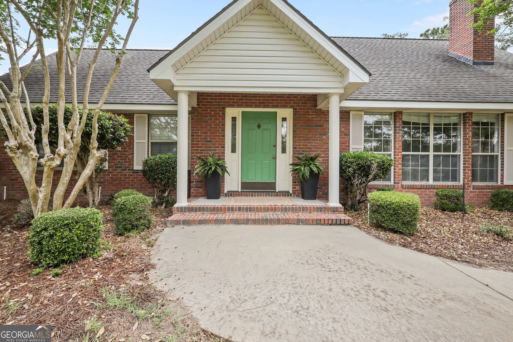 3 bedroom, 2.5 bathroom, 3,079 sq ft single family residence for sale at 8 N Bogey Drive, Jesup, GA 31546 — photo 5