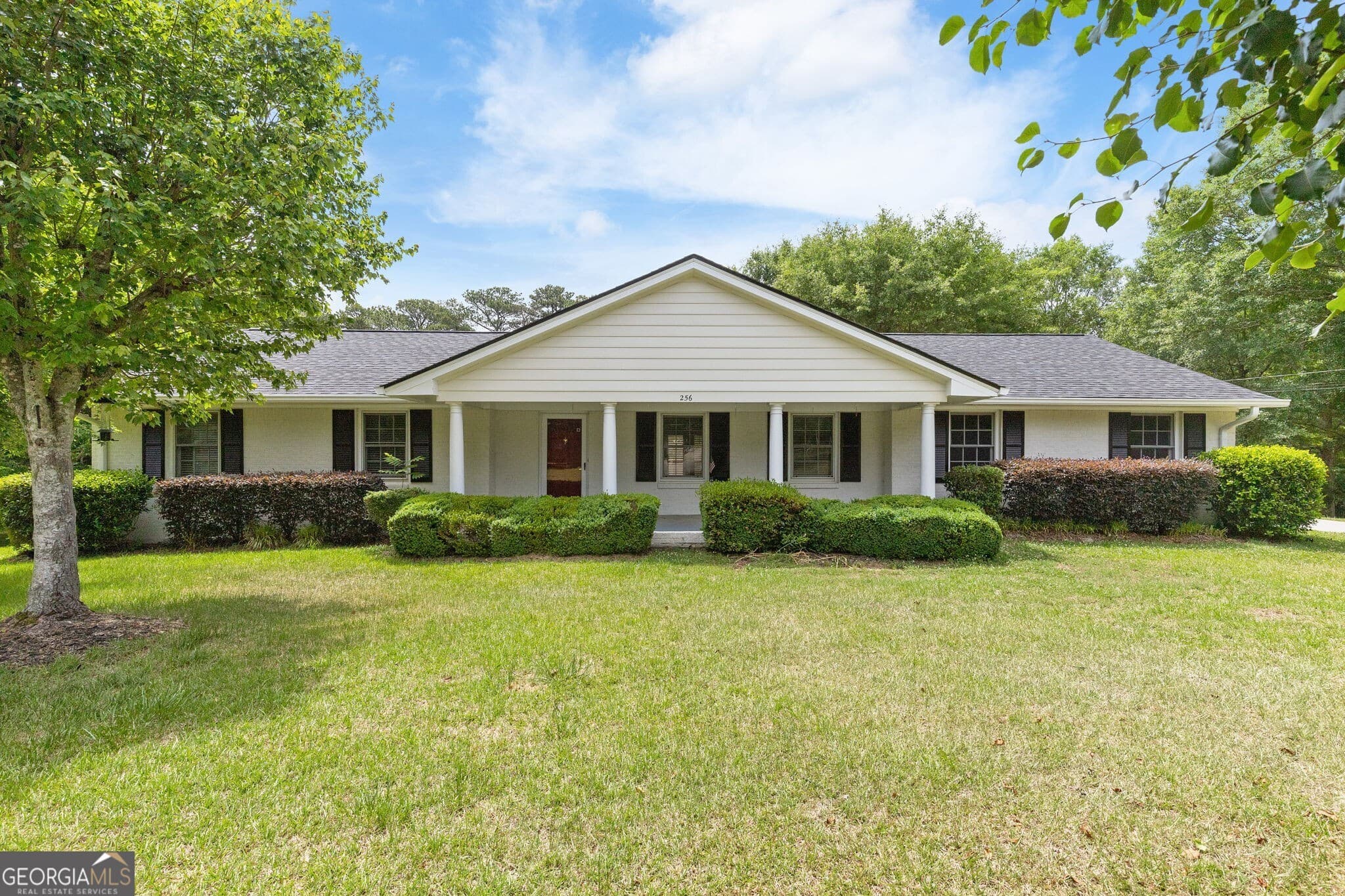 3 bedroom, 2 bathroom, 1,541 sq ft single family residence for sale at 256 Teresa Lane, Loganville, GA 30052 — photo 3