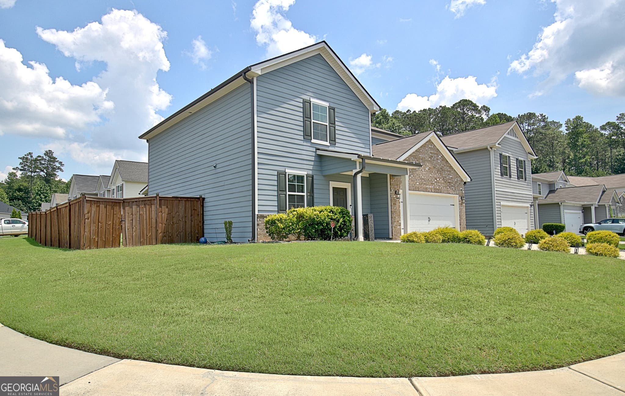 3 bedroom, 2.5 bathroom, 2,593 sq ft single family residence for rent at 8077 Rudder Circle, Fairburn, GA 30213 for $2,600 a month — photo 3