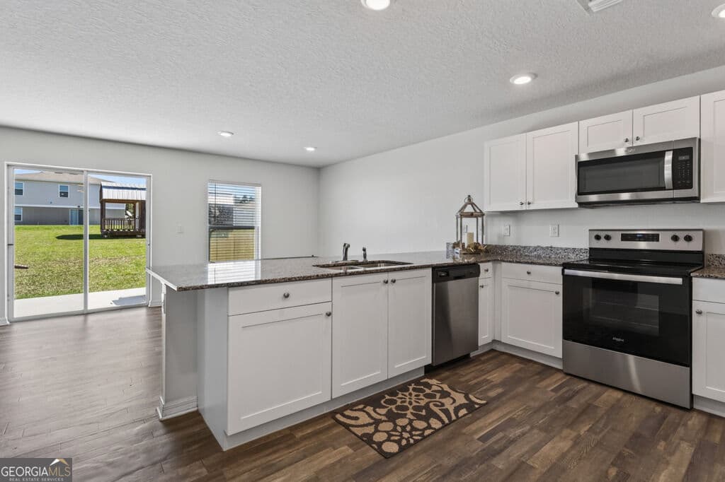 5 bedroom, 3 bathroom, 2,000 sq ft single family residence for sale at 570 River Hill Drive, Welaka, FL 32193 — photo 9