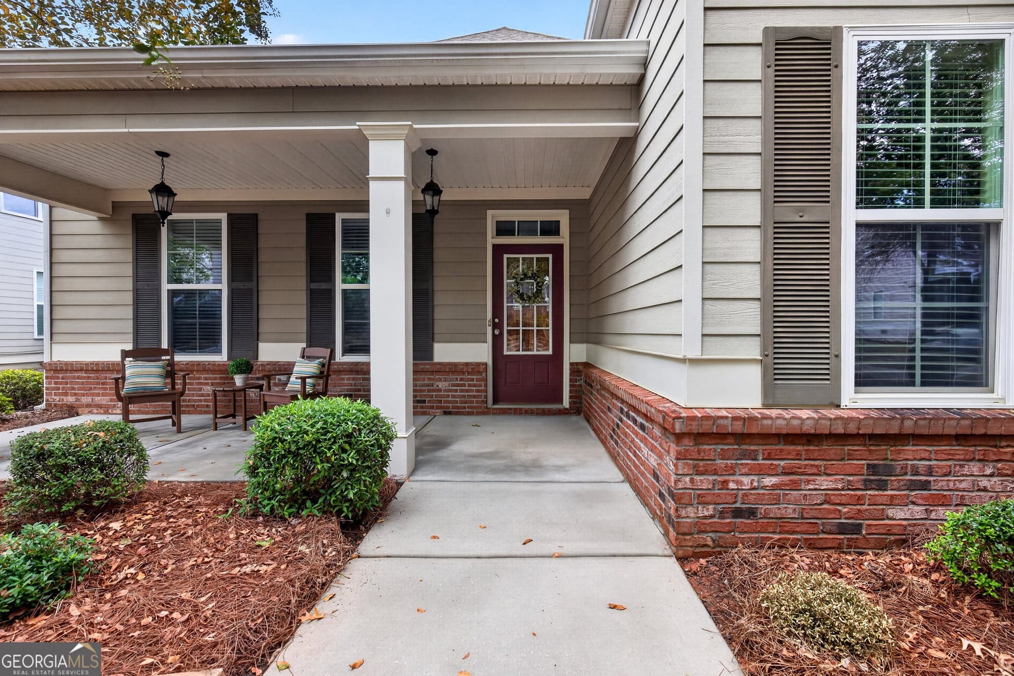 5 bedroom, 3 bathroom, 2,758 sq ft single family residence for sale at 175 Colonial Court, Fayetteville, GA 30214 — photo 4