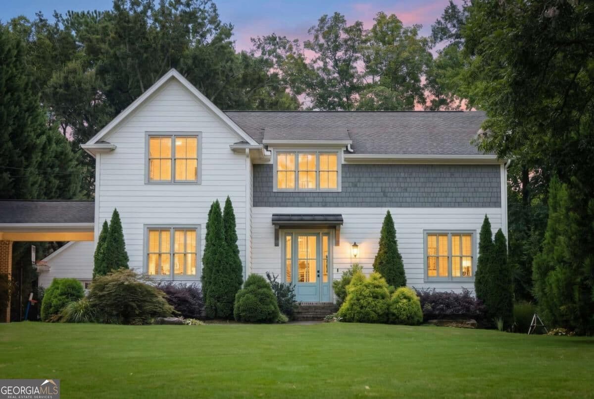 5 bedroom, 3 bathroom, 3,032 sq ft single family residence for sale at 2799 Tupelo Street, Atlanta, GA 30317 — photo 9