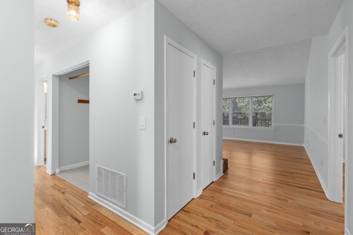 3 bedroom, 2 bathroom, 1,543 sq ft single family residence for sale at 2850 Skye Terrace, Duluth, GA 30096 — photo 2