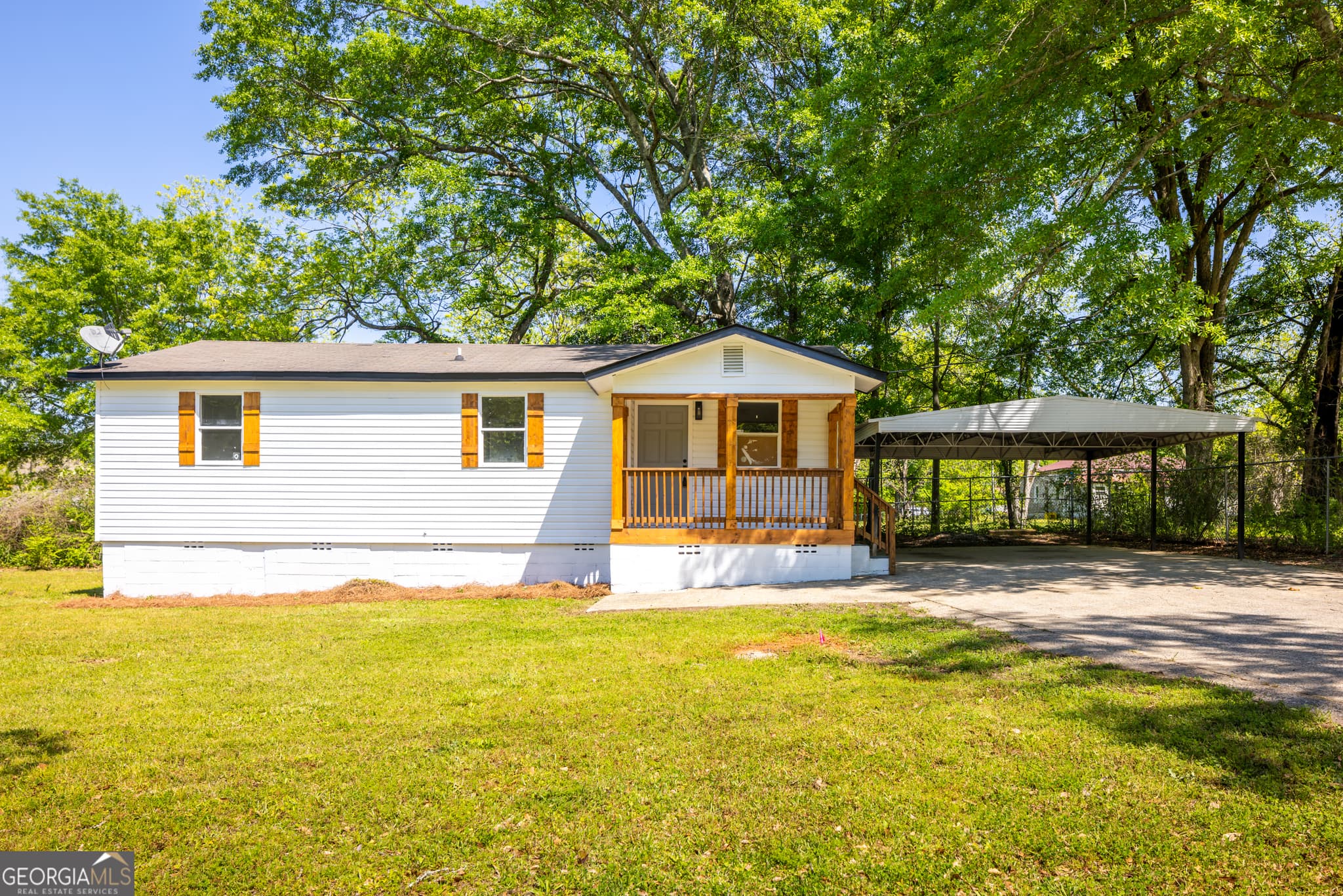 3 bedroom, 2 bathroom, 984 sq ft single family residence sold at 55 Lee Road 193, Salem, AL 36874