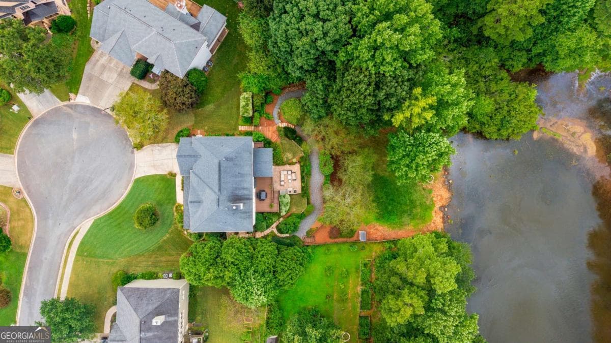 6 bedroom, 4 bathroom, 4,738 sq ft single family residence for sale at 5001 Preservation Pointe, Kennesaw, GA 30152 — photo 3
