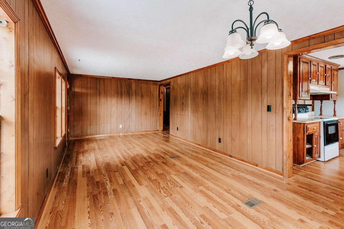 3 bedroom, 2 bathroom, 1,344 sq ft single family residence for sale at 621 Elberton Road, Lexington, GA 30648 — photo 6