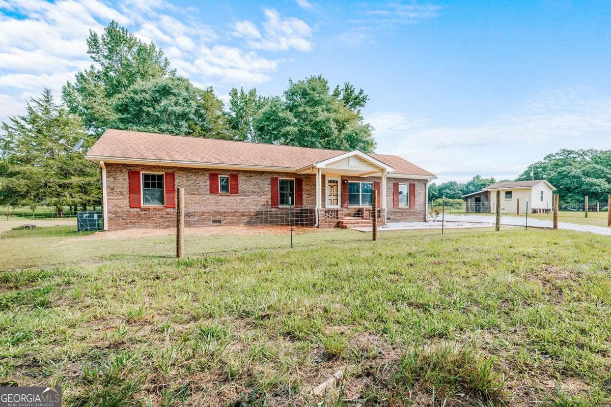 3 bedroom, 2 bathroom, 1,344 sq ft single family residence for sale at 621 Elberton Road, Lexington, GA 30648 — photo 5
