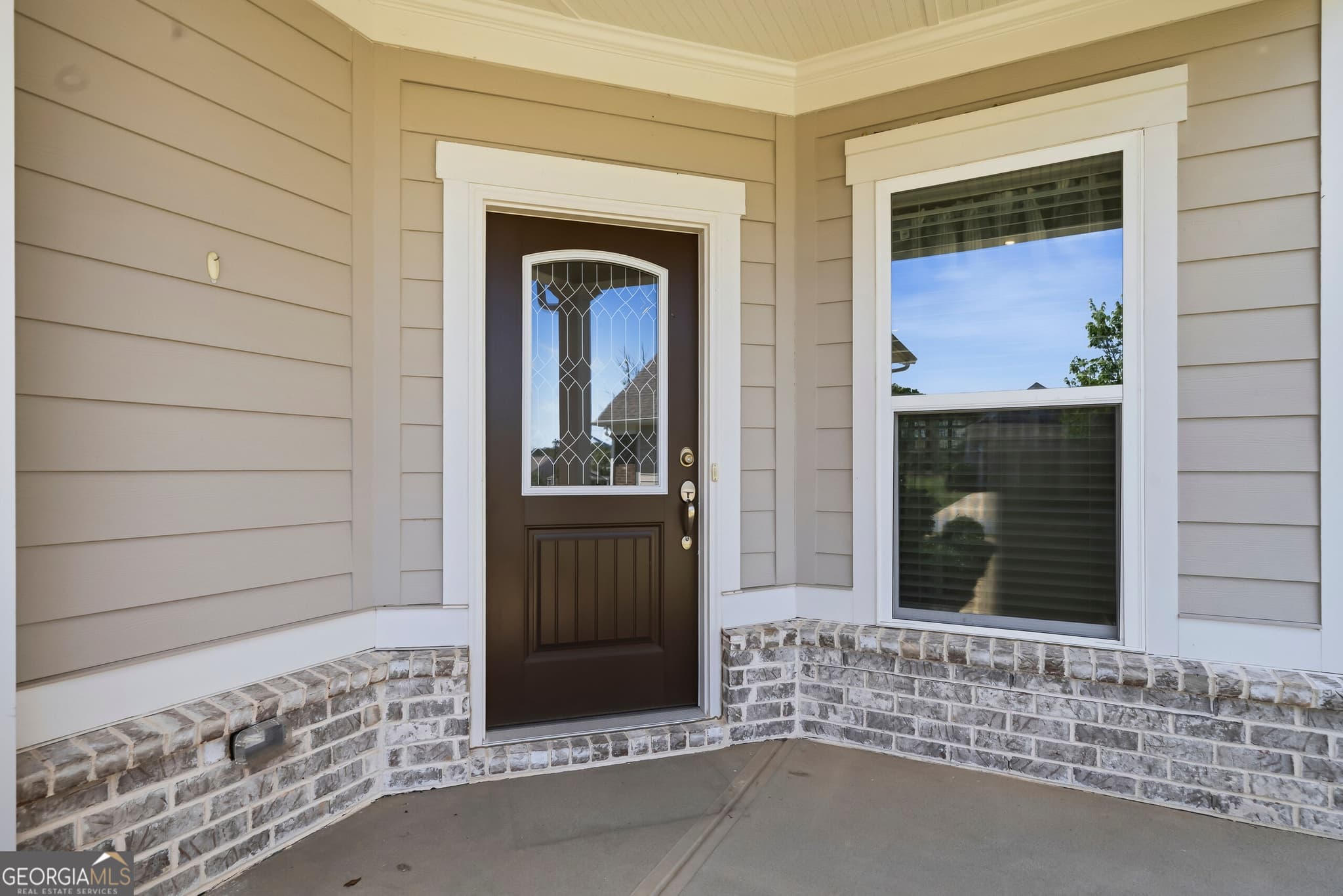 2 bedroom, 2 bathroom, 1,498 sq ft single family residence for sale at 1011 Chickasaw Chief Place, Greensboro, GA 30642 — photo 2