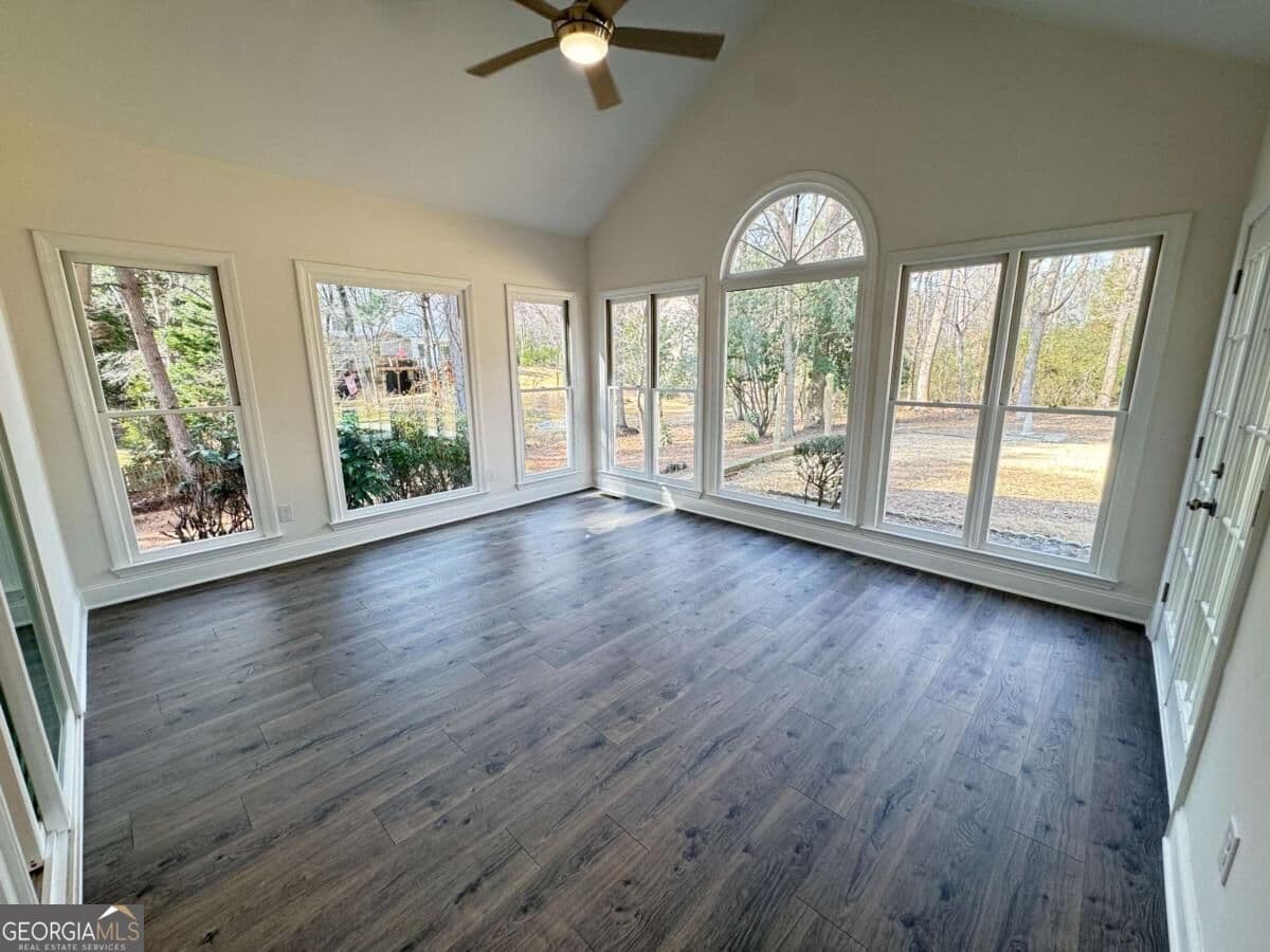 5 bedroom, 4.5 bathroom, 4,043 sq ft single family residence for sale at 9240 Prestwick Club Drive, Duluth, GA 30097 — photo 5