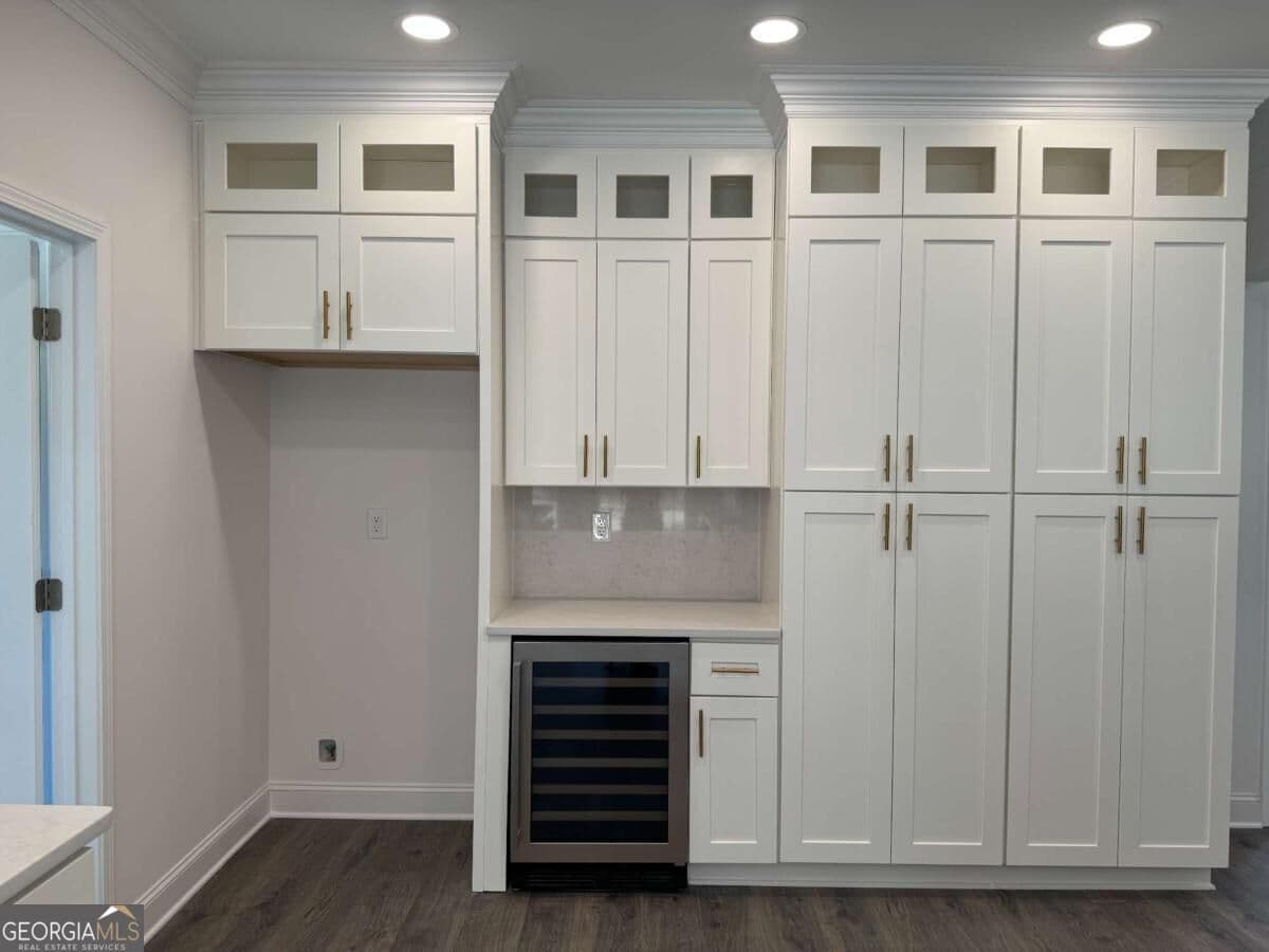5 bedroom, 4.5 bathroom, 4,043 sq ft single family residence for sale at 9240 Prestwick Club Drive, Duluth, GA 30097 — photo 10