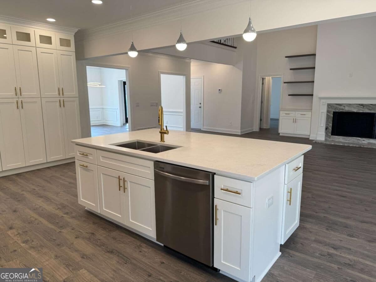 5 bedroom, 4.5 bathroom, 4,043 sq ft single family residence for sale at 9240 Prestwick Club Drive, Duluth, GA 30097 — photo 8