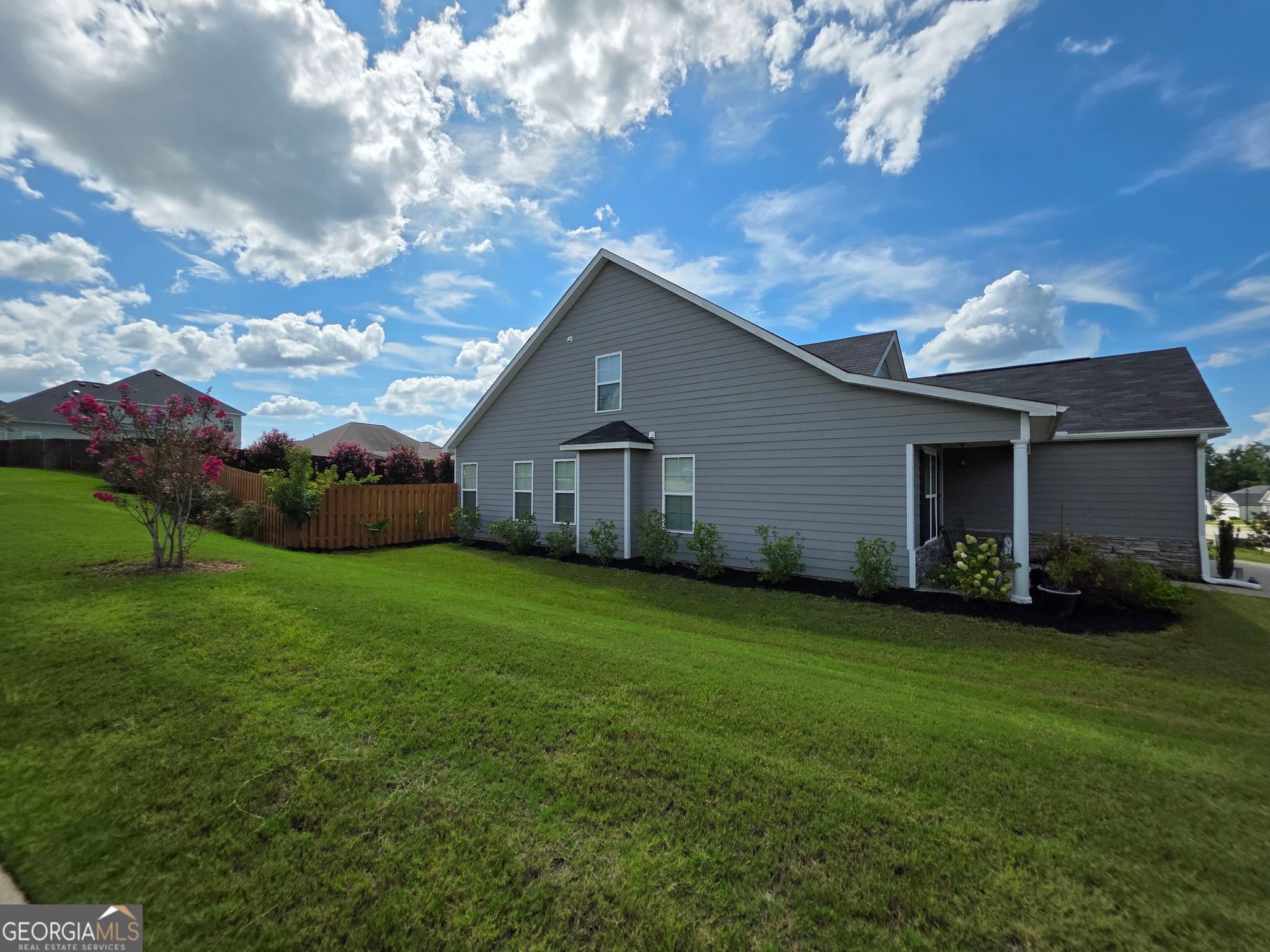 4 bedroom, 2.5 bathroom, 2,529 sq ft single family residence for sale at 702 Bancroft Drive, Grovetown, GA 30813 — photo 4