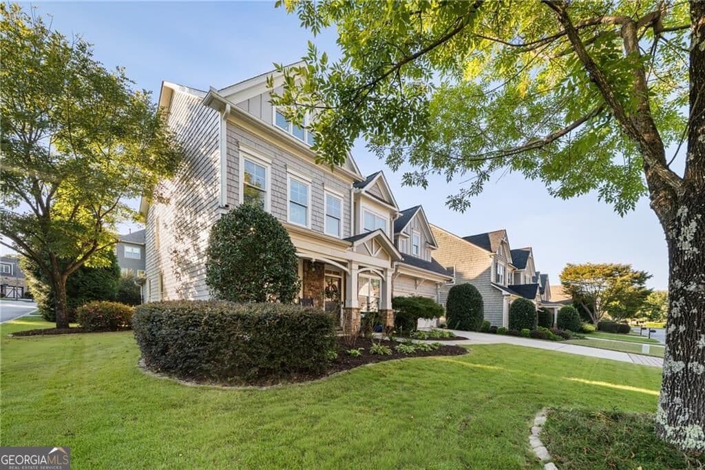 5 bedroom, 3 bathroom, 3,175 sq ft single family residence for sale at 3875 Wakefield Hall Square, Smyrna, GA 30080 — photo 2