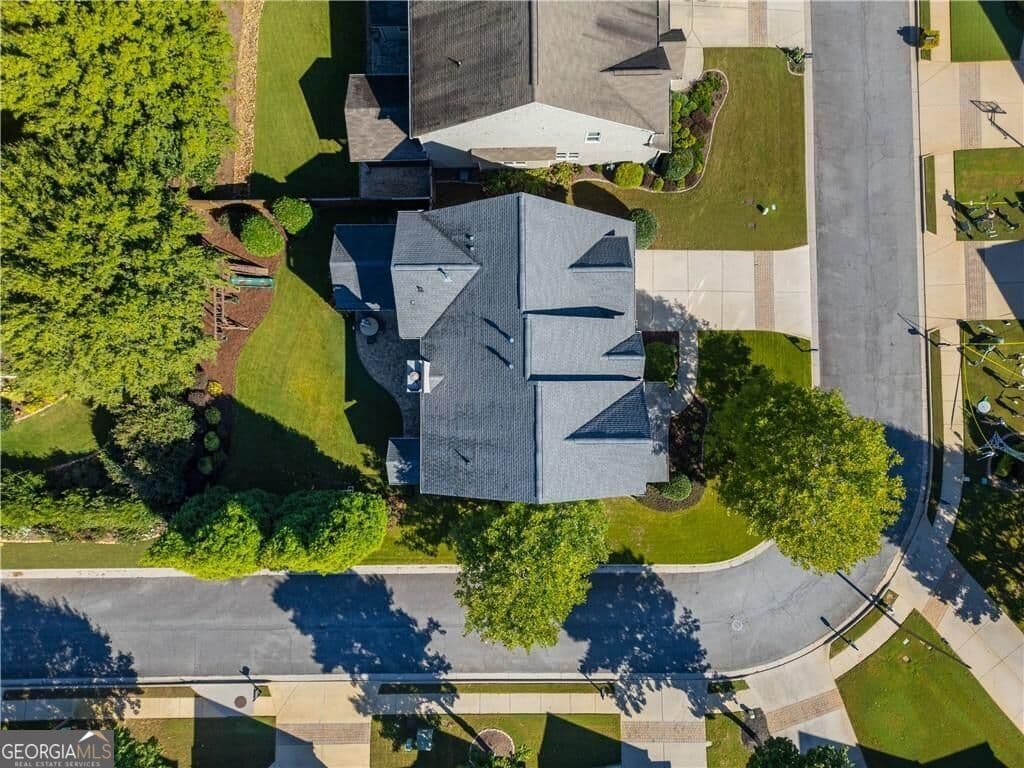5 bedroom, 3 bathroom, 3,175 sq ft single family residence for sale at 3875 Wakefield Hall Square, Smyrna, GA 30080 — photo 3