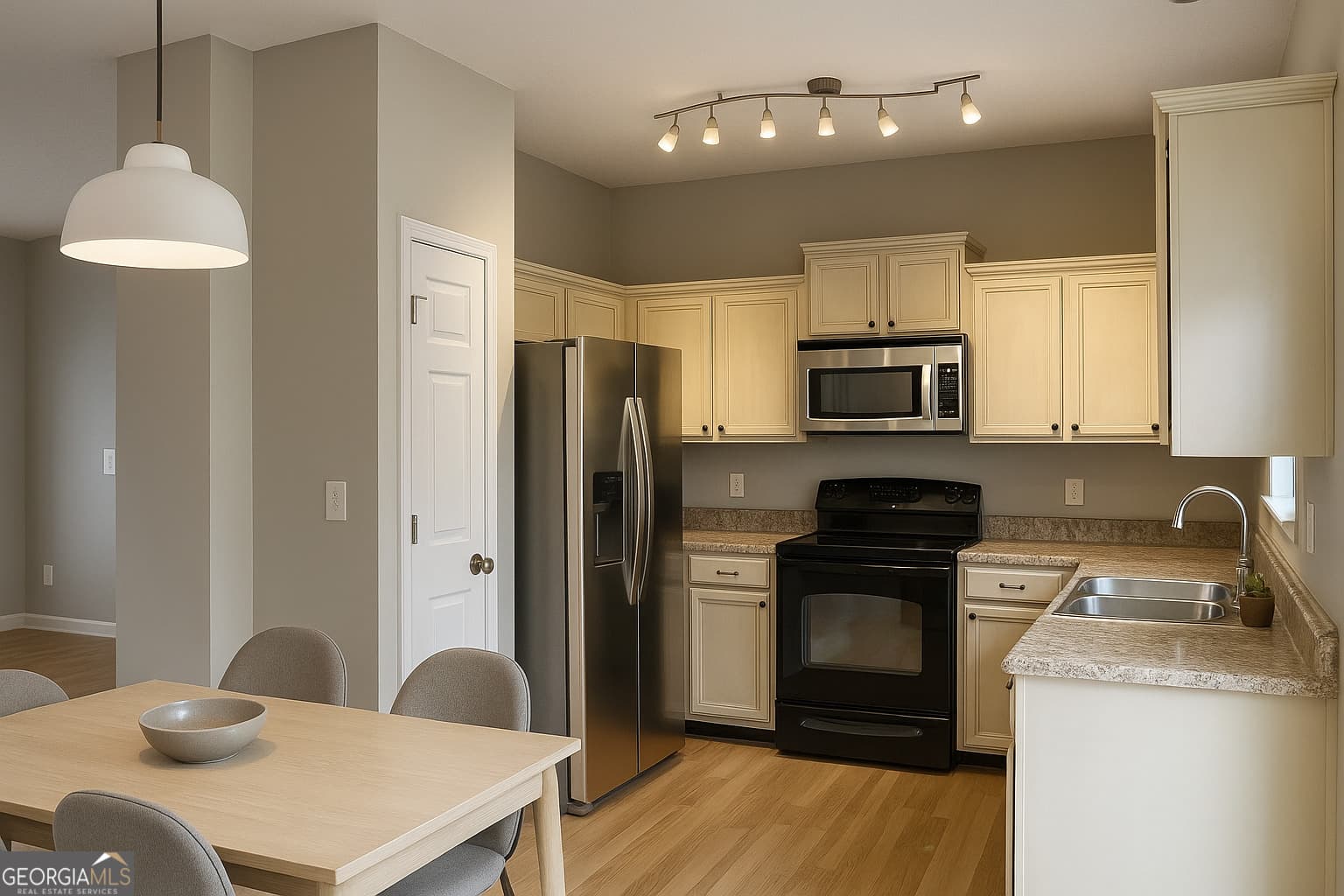 4 bedroom, 3 bathroom, 2,201 sq ft single family residence for rent at 214 Piedmont Drive, Senoia, GA 30276 for $2,600 a month — photo 5
