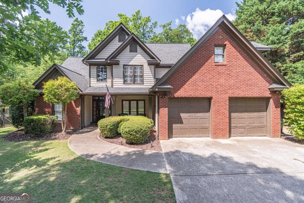 4 bedroom, 3 bathroom, 2,633 sq ft single family residence sold at 2649 Waters Edge Drive, Gainesville, GA 30504