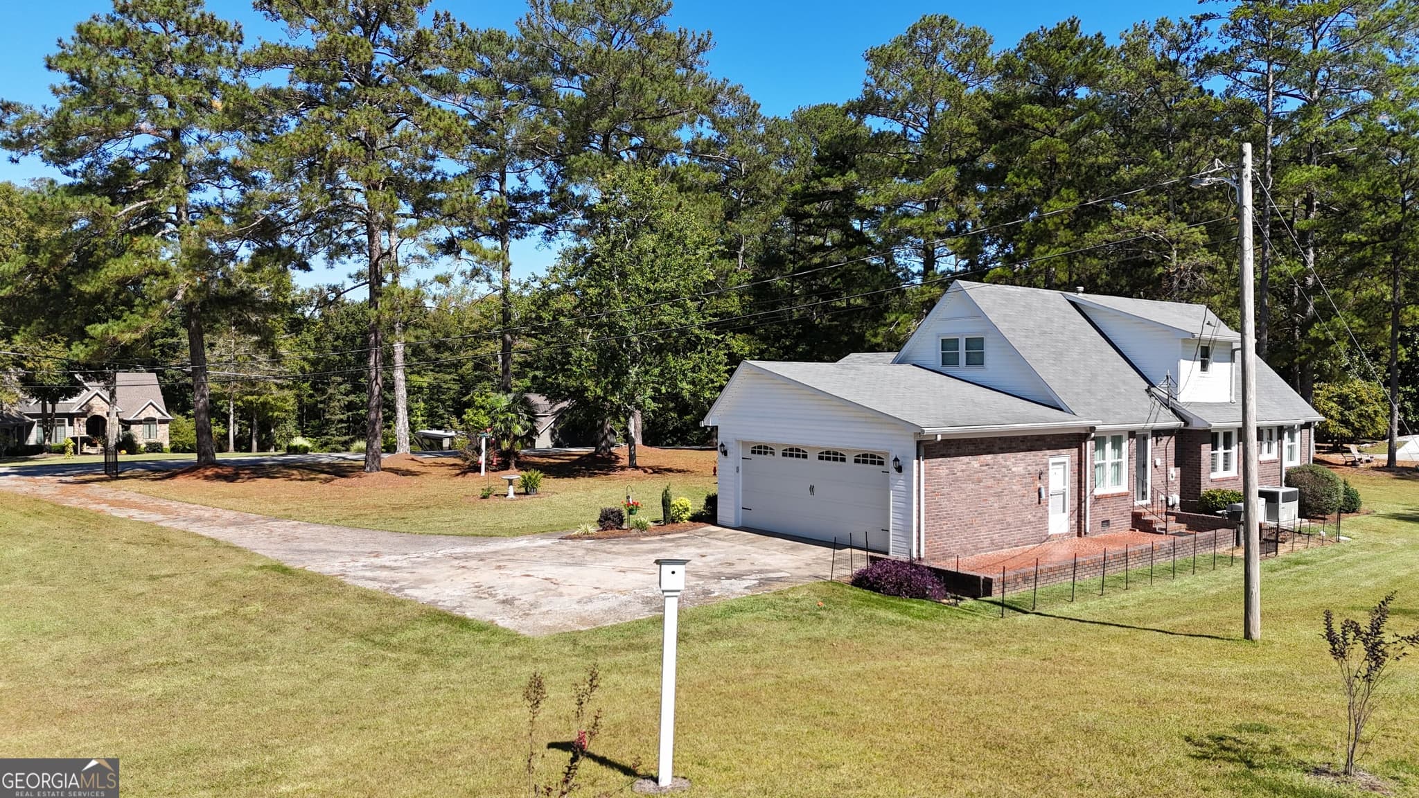 5 bedroom, 3.5 bathroom, 2,648 sq ft single family residence for sale at 1231 Golf Course Road, Elberton, GA 30635 — photo 6