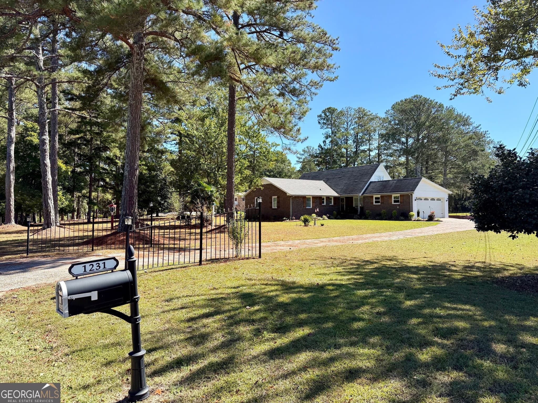 5 bedroom, 3.5 bathroom, 2,648 sq ft single family residence for sale at 1231 Golf Course Road, Elberton, GA 30635 — photo 10
