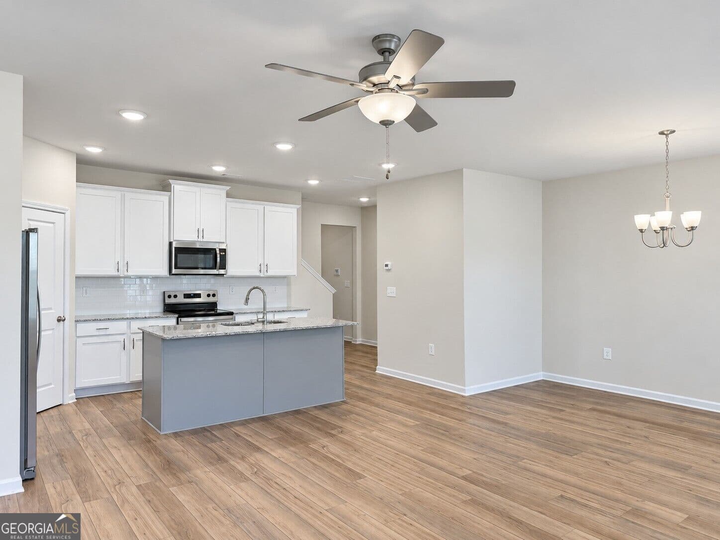 4 bedroom, 2.5 bathroom townhouse for sale at 3427 Palmer Drive Road 36, Loganville, GA 30052 — photo 2