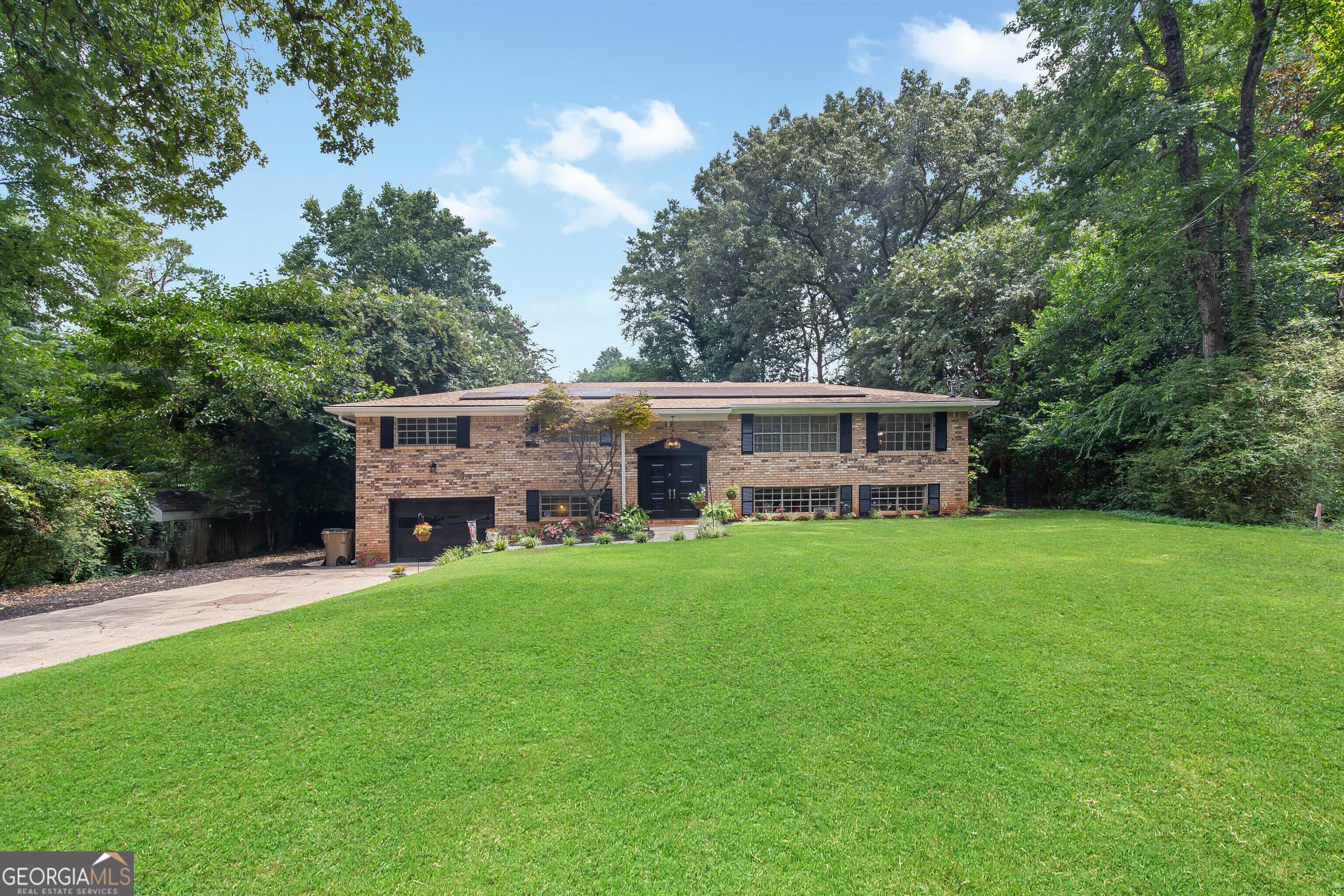 5 bedroom, 3.5 bathroom, 3,346 sq ft single family residence for sale at 3541 Ebenezer Court, Marietta, GA 30066 — photo 1 of 29