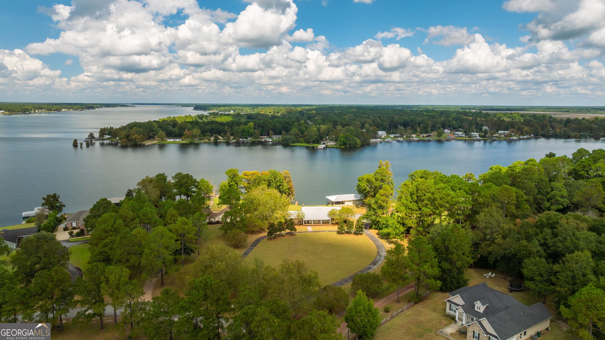 6 bedroom, 5.5 bathroom, 3,877 sq ft single family residence for sale at 150 Cedar Point Circle, Cordele, GA 31015 — photo 2