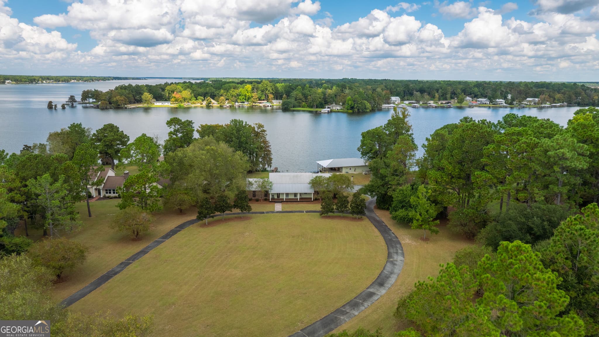 6 bedroom, 5.5 bathroom, 3,877 sq ft single family residence for sale at 150 Cedar Point Circle, Cordele, GA 31015 — photo 6