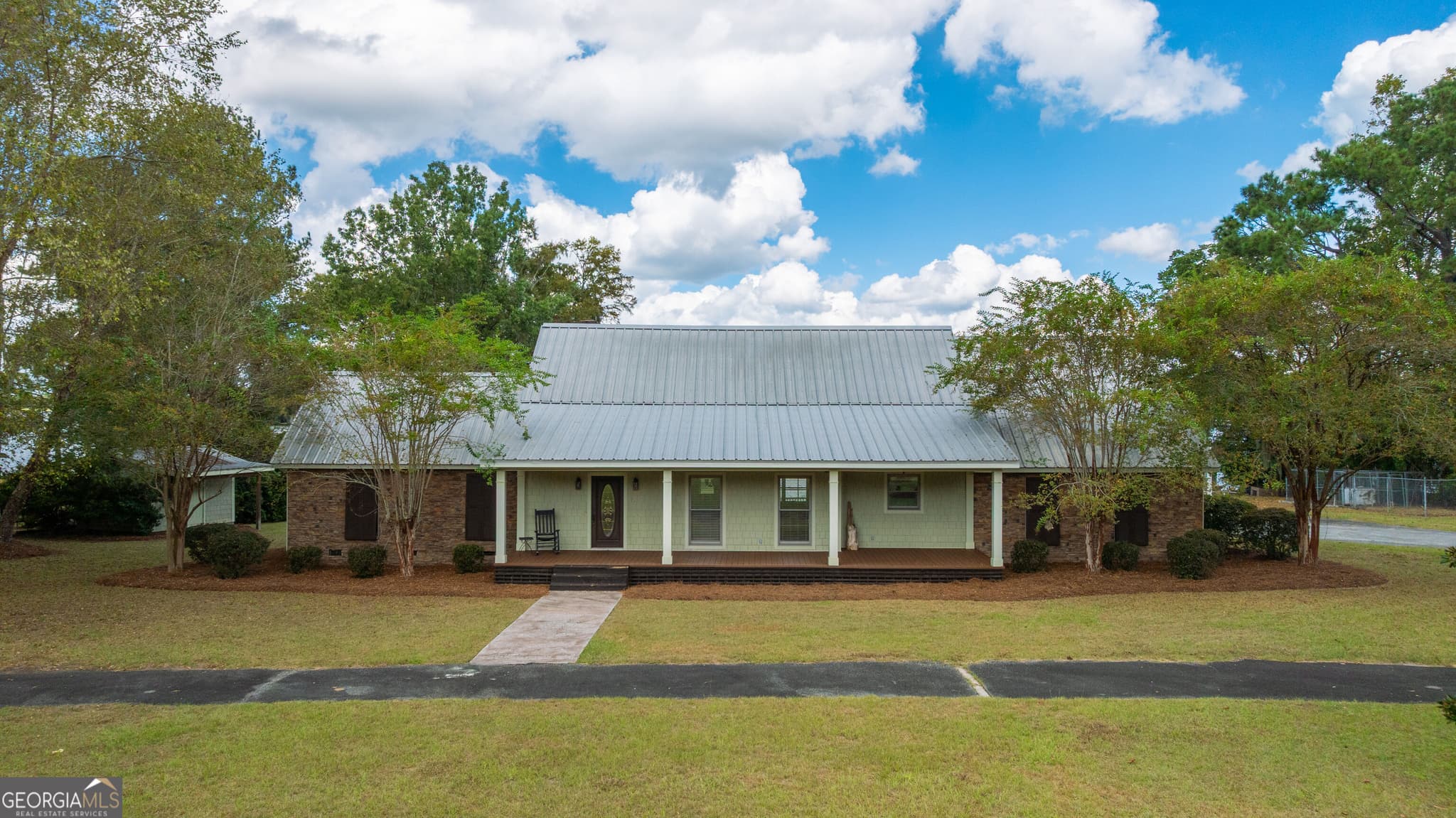 6 bedroom, 5.5 bathroom, 3,877 sq ft single family residence for sale at 150 Cedar Point Circle, Cordele, GA 31015 — photo 9