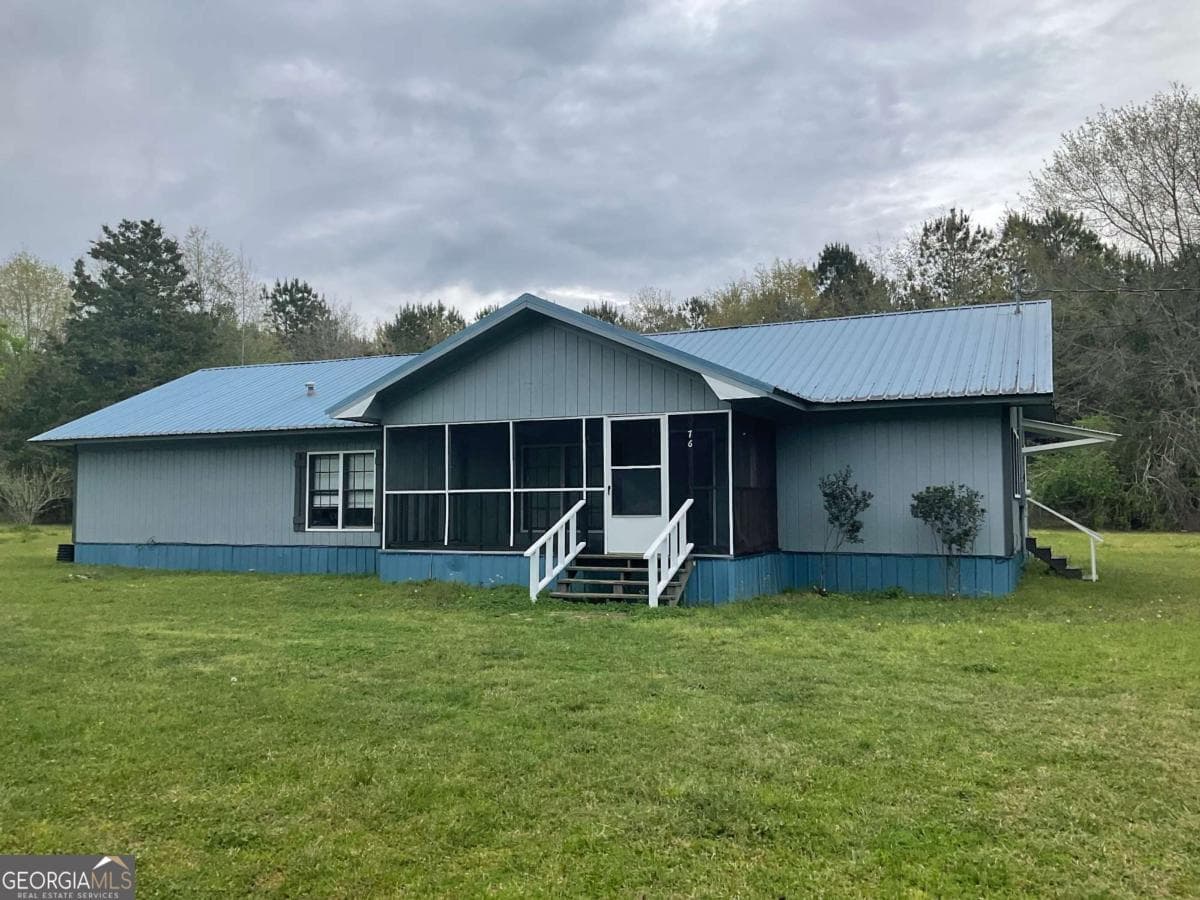 3 bedroom, 2.5 bathroom manufactured home,single family residence under contract at 76 Jacqueline Drive, Georgetown, GA 39854