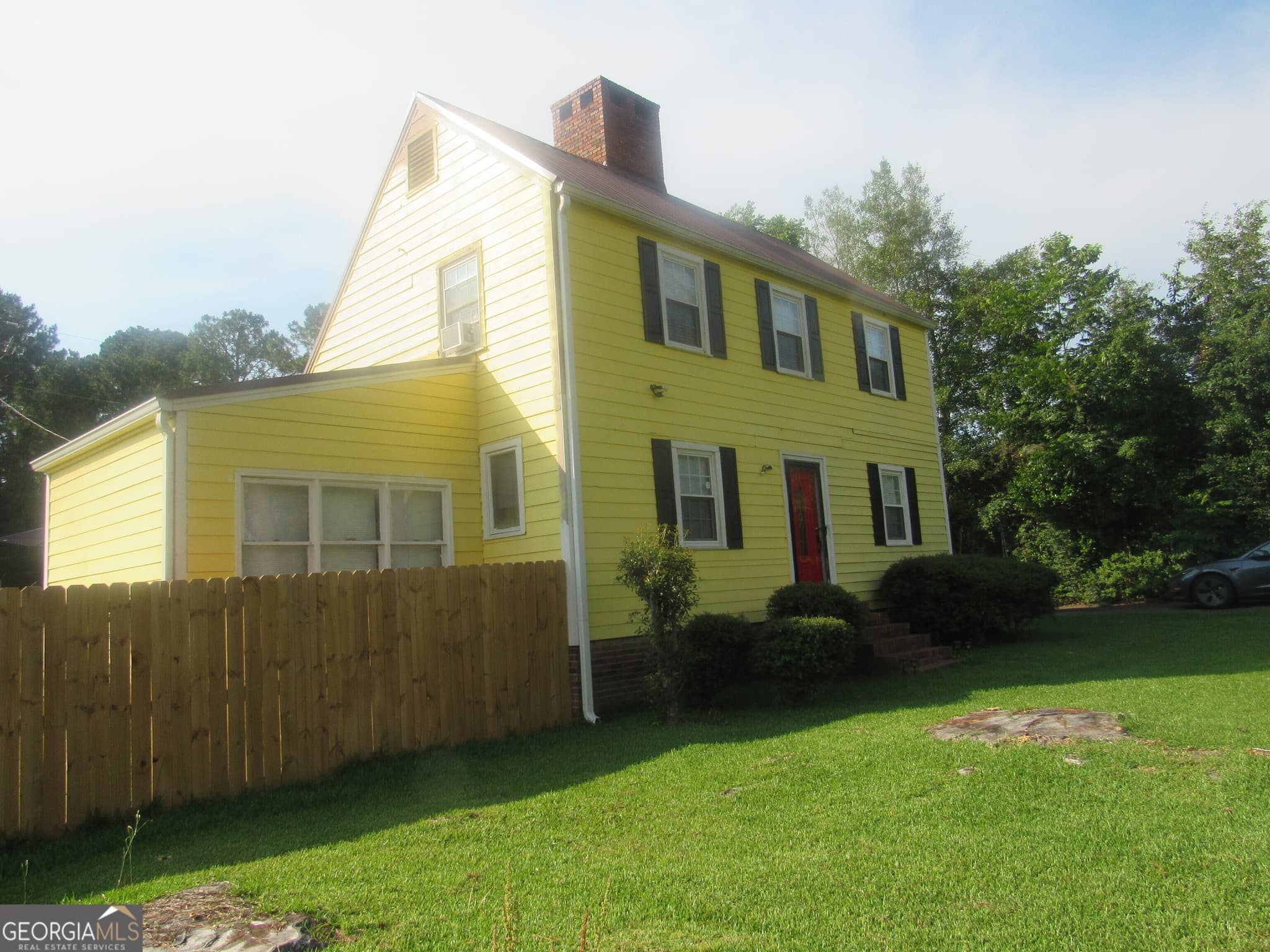 3 bedroom, 2 bathroom, 1,536 sq ft single family residence for sale at 433 Ga Highway 26, Cochran, GA 31014 — photo 2