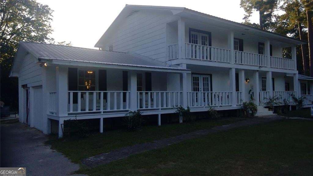3 bedroom, 2.5 bathroom, 3,344 sq ft single family residence for sale at 1210 King Edward Drive, Dublin, GA 31021 — photo 2