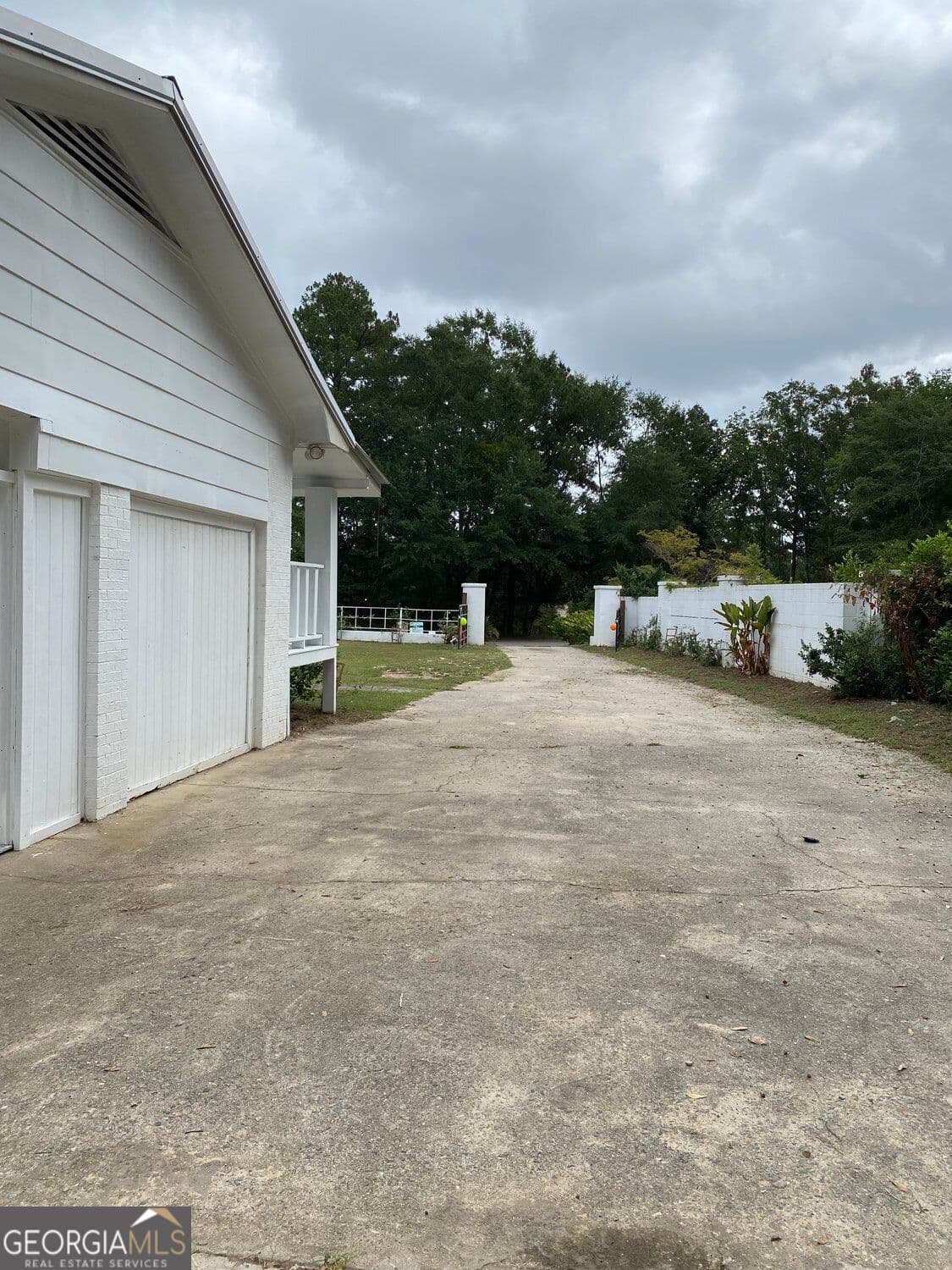 3 bedroom, 2.5 bathroom, 3,344 sq ft single family residence for sale at 1210 King Edward Drive, Dublin, GA 31021 — photo 6