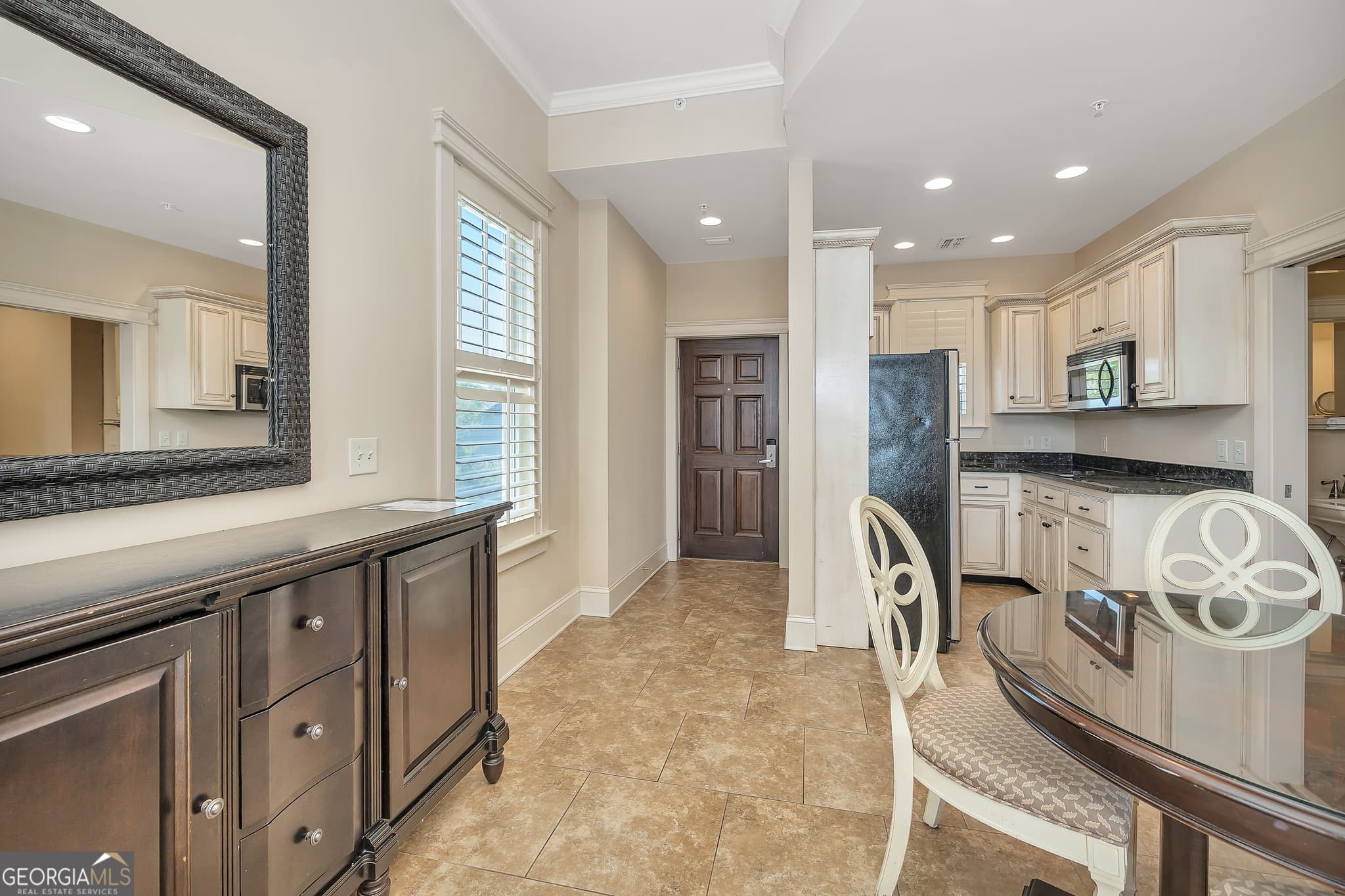 1 bedroom, 1 bathroom, 837 sq ft conversion for sale at 1015 Beachview Drive 208, St. Simons, GA 31522 — photo 2