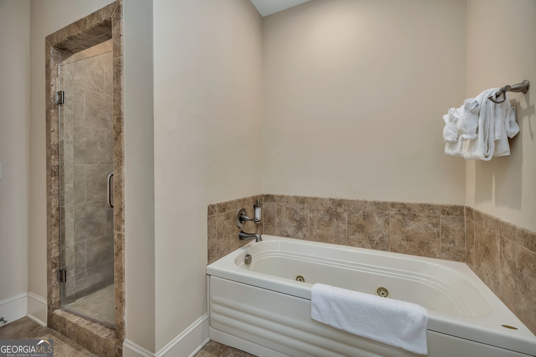 1 bedroom, 1 bathroom, 837 sq ft conversion for sale at 1015 Beachview Drive 208, St. Simons, GA 31522 — photo 7