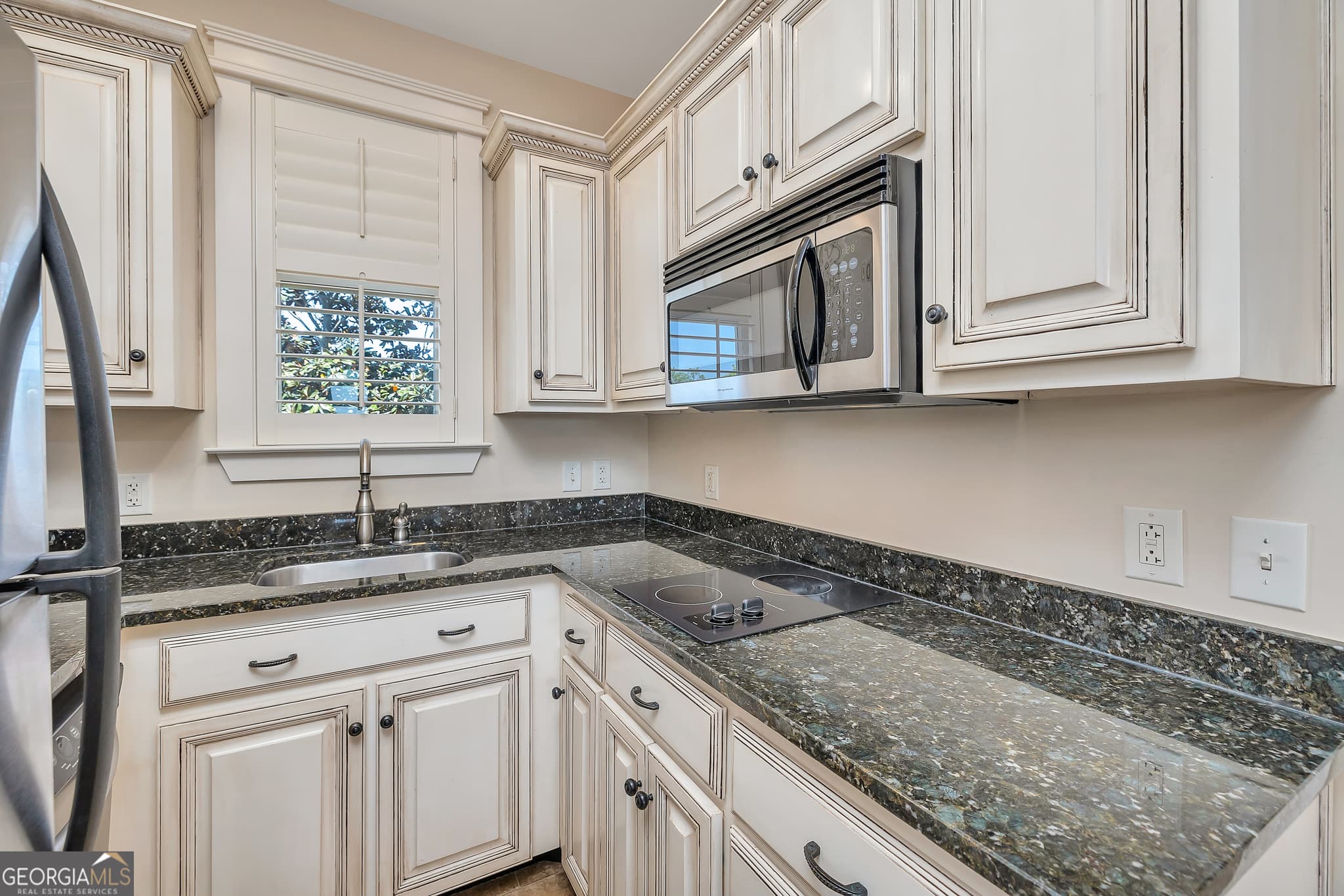 1 bedroom, 1 bathroom, 837 sq ft conversion for sale at 1015 Beachview Drive 208, St. Simons, GA 31522 — photo 4